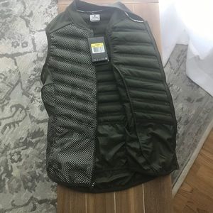 NWT- Size S- Women’s Nike Aeroloft Running Vest!